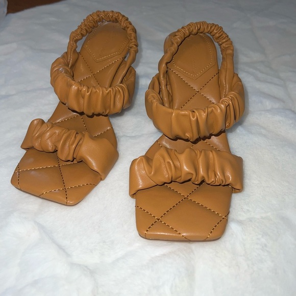 Women’s Square Toe Scrunched Heels - Picture 2 of 5